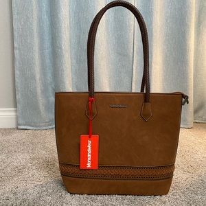 Montana West shoulder bag. Faux leather. Outside and inside pockets. Brand new!